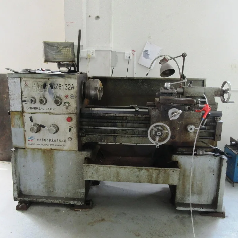 Mesin Larik Manual