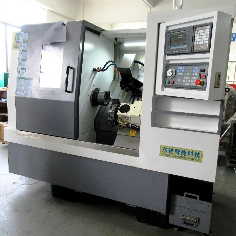 Mesin Larik CNC